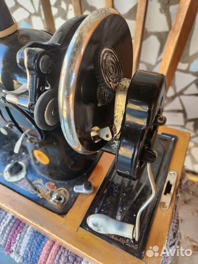 Швейная машина Подольская с кейсом ручная СССР