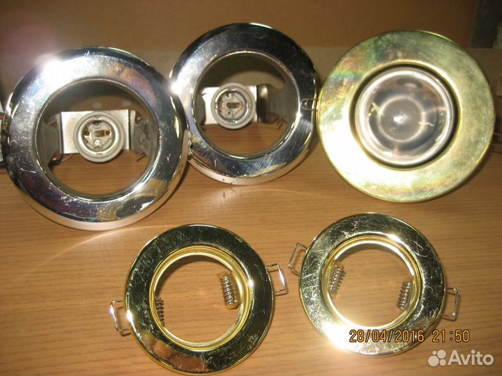 Светильники потолочные