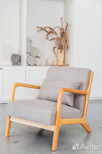 Кресло из дерева