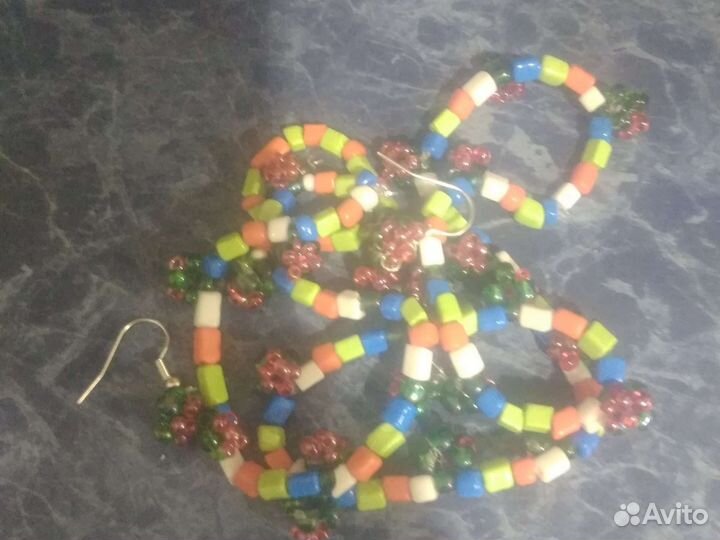 Комплект украшений из бисера