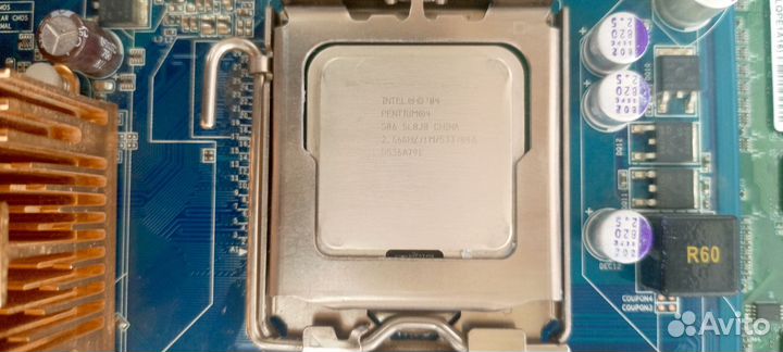 Материнская плата с процессором и памятью