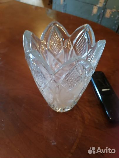 Сервизы. Вазы хрустальные разные
