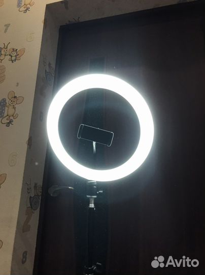 Светодиодная кольцевая лампа