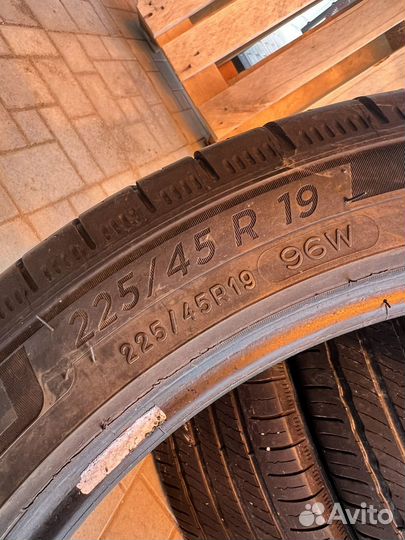 Michelin Primacy Tour A/S 225/45 R19