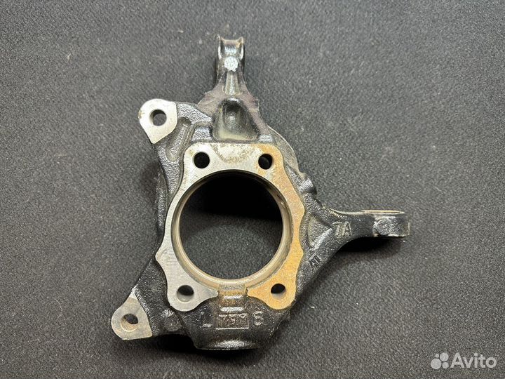 Поворотный кулак левый Lexus ES7