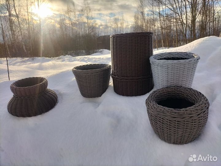 Кашпо из искусственного ротанга