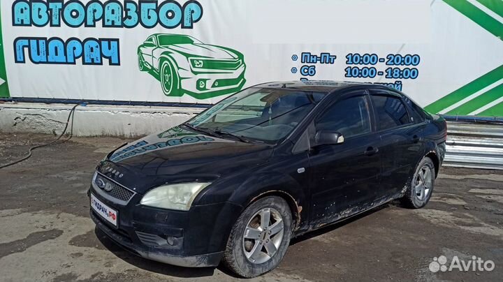 Стекло двери задней левой Ford Focus 2 1317985