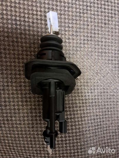 Главный цилиндр сцепления Ford