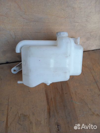 Бачок расширительный Mitsubishi L200