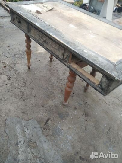 Стол старинный