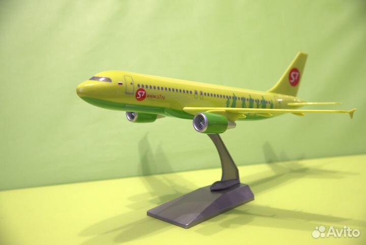 Модель самолета Airbus 320