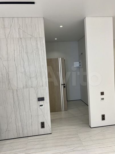 2-к. квартира, 40 м², 1/15 эт.