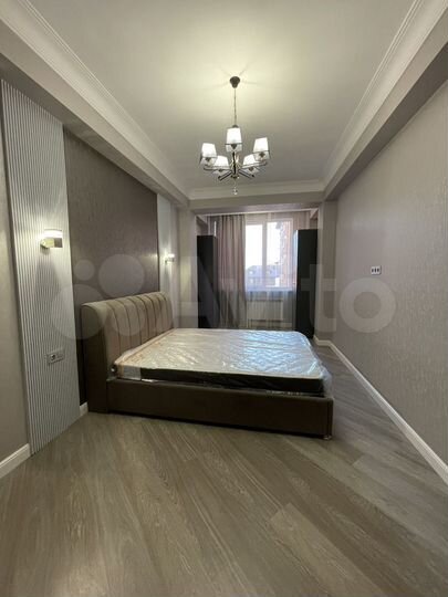 2-к. квартира, 65 м², 9/12 эт.