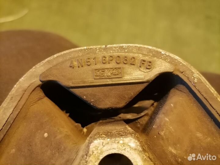 Опора двигателя (подушка двс) 4N516P082 Volvo S40