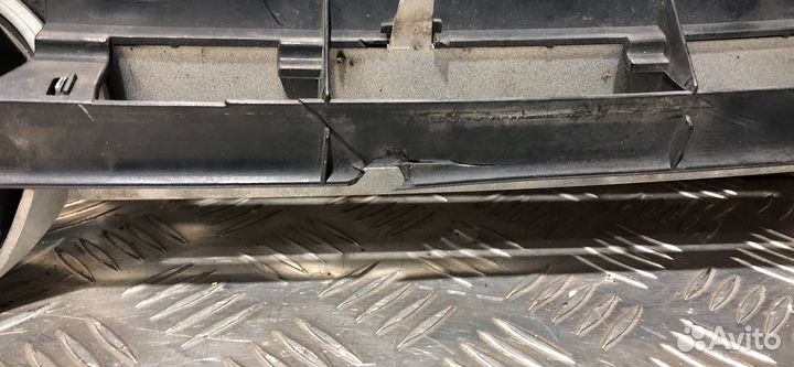 Решетка радиатора Volkswagen Golf 4 (1997 - 2006)