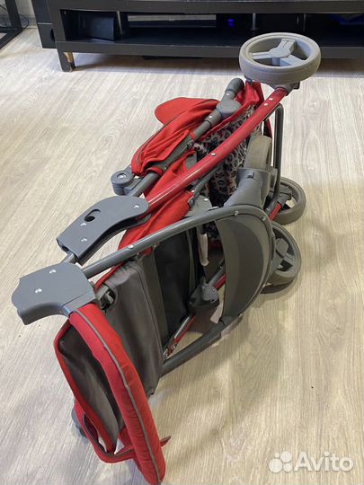 Прогулочная коляска