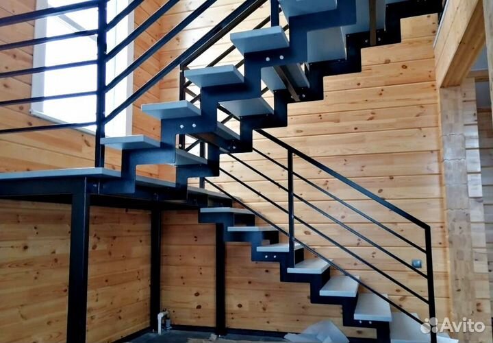 Лестница в коттедж