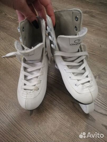 Коньки фигурные 30 и 32 размер