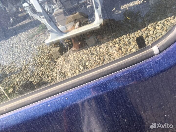 Toyota funcargo бархотка задняя