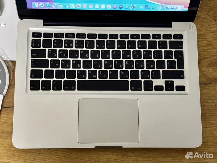 Отличный Apple ноутбук MacBook 13 8/240 гб