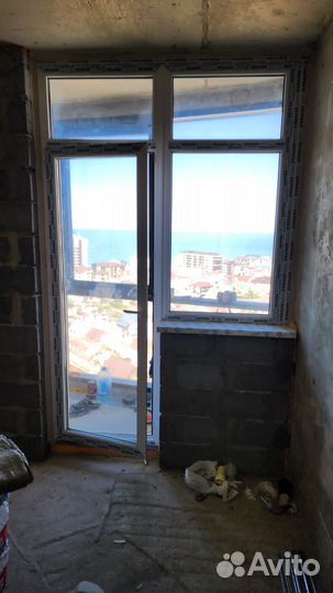 Продаю пластиковое окно для балкона с дверью