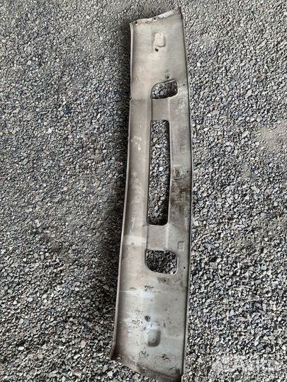 Нижний фартук газ волга 3102