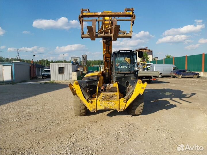 Телескопический погрузчик JCB LOADALL 535-125, 2011