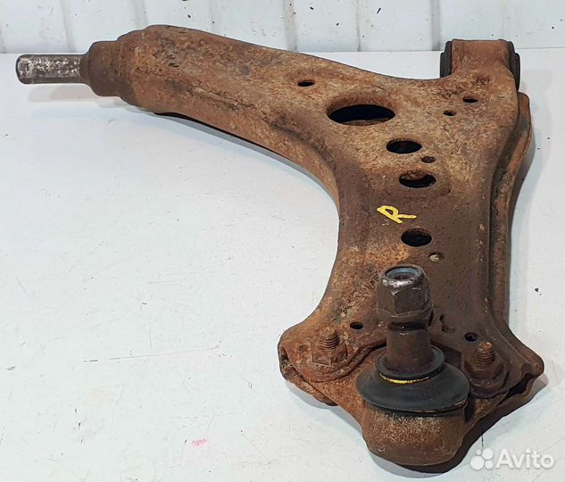 Рычаг правый Skoda Fabia, Roomster, Seat Ibiza