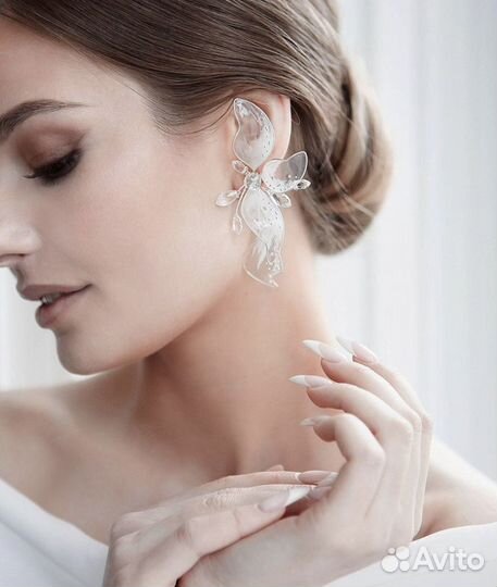 Моно сережка свадебная