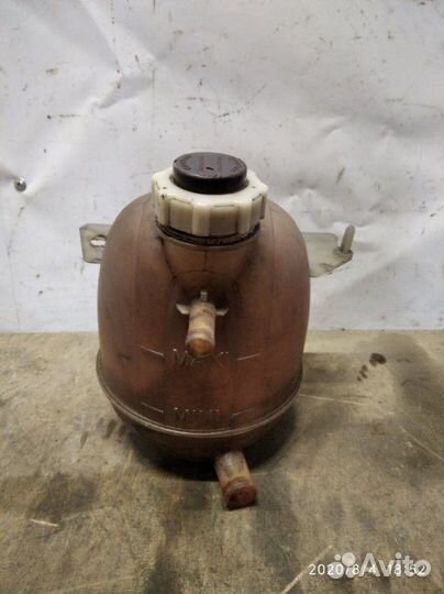 Бачок расширительный Renault Logan 1 2004