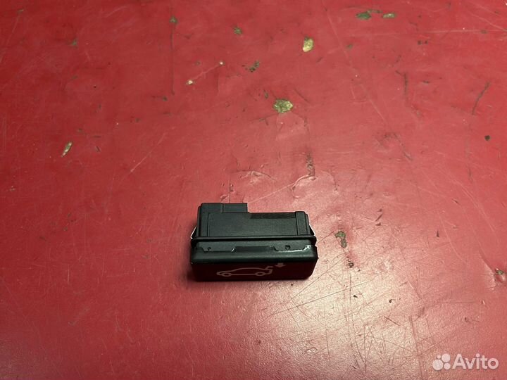 Кнопка закрывания багажника BMW 7 E65/E66