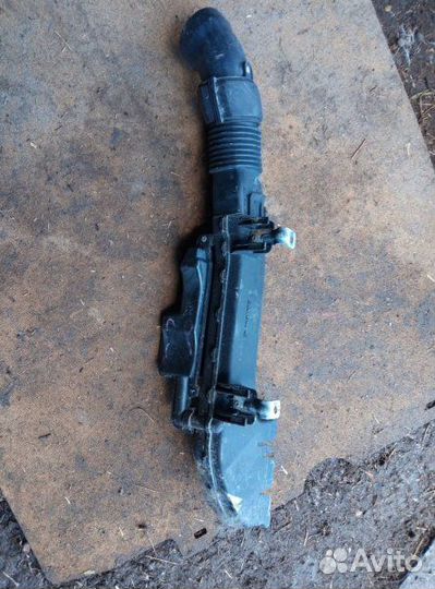 Воздухозаборник Mazda 3 BL