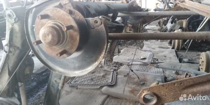 Балка подвески задняя Nissan Primera P11