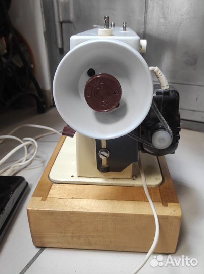 Швейная машинка 