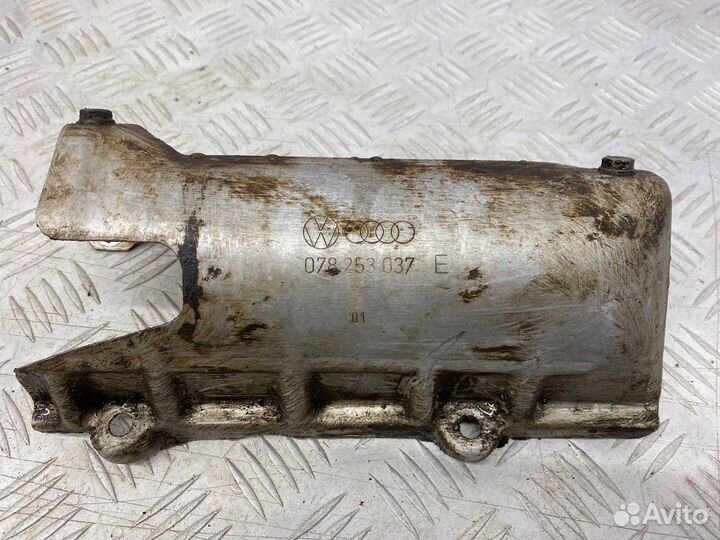 Б/У тепловой экран Audi A6 С5 ALF 2.4 1998