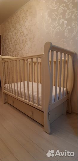 Продам детскую кроватку
