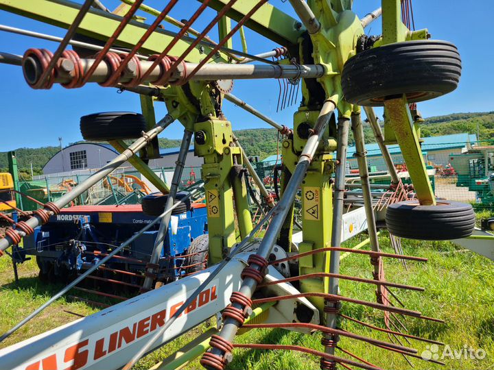 Грабли Claas Валкоукладчик двухроторный с укладкой по центру (Liner), 2000