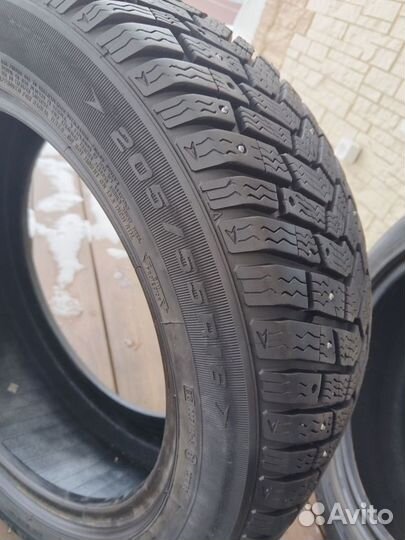 Dunlop Axiom Plus 205/55 R16