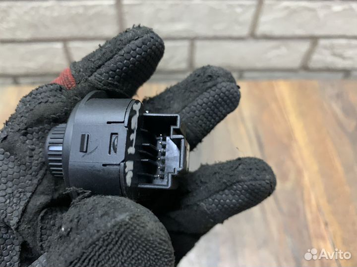 Skoda Yeti Переключатель регулировки зеркала