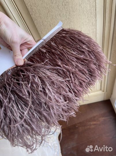 Перья на ленте