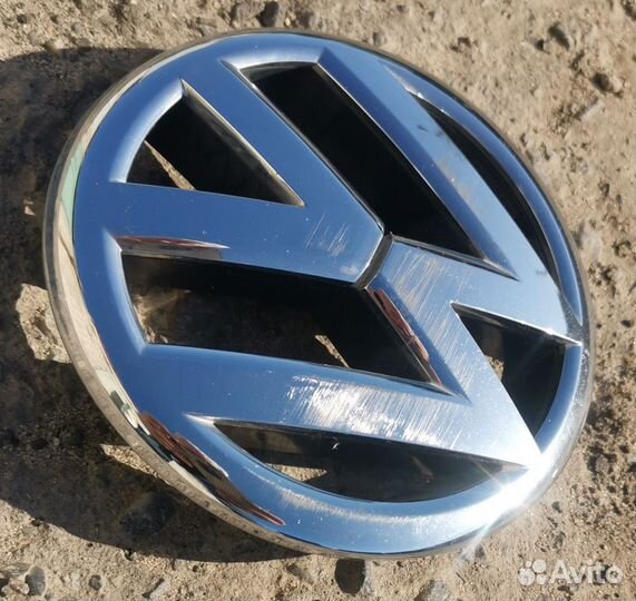 Эмблема Volkswagen Jetta 6