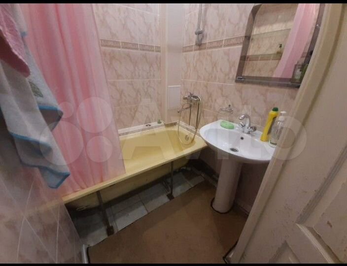 2-к. квартира, 56 м², 2/5 эт.