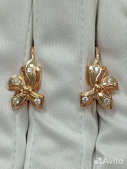 Серьги с синтетическим камнем Золото