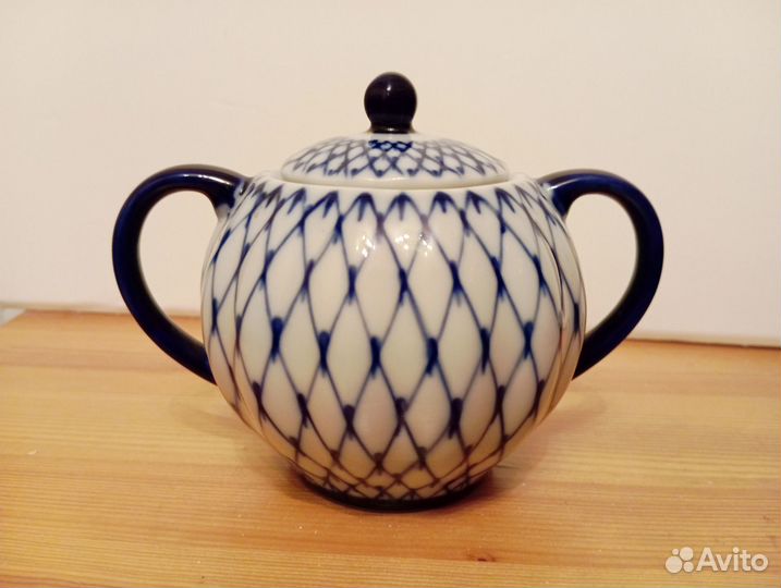 Кобальтовая сетка:чайник,сахарница,блюдца
