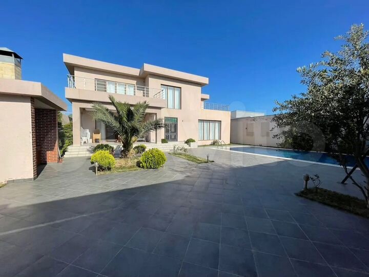 Дом 247 м² на участке 6 сот.