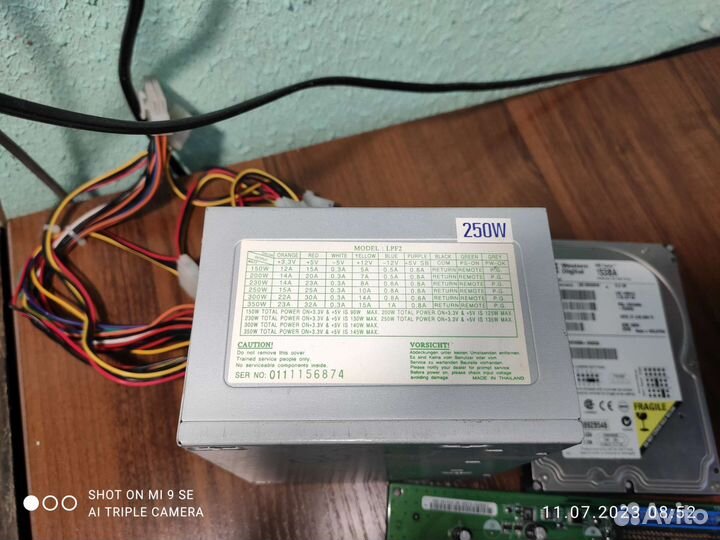 Celeron 2.4, 1Gb DDR, ATi9600 256mb, 15Gb HDD. XP