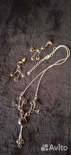 Колье,бусы, ожерелья. Стразы