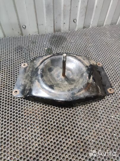 Крепление запаски Урал