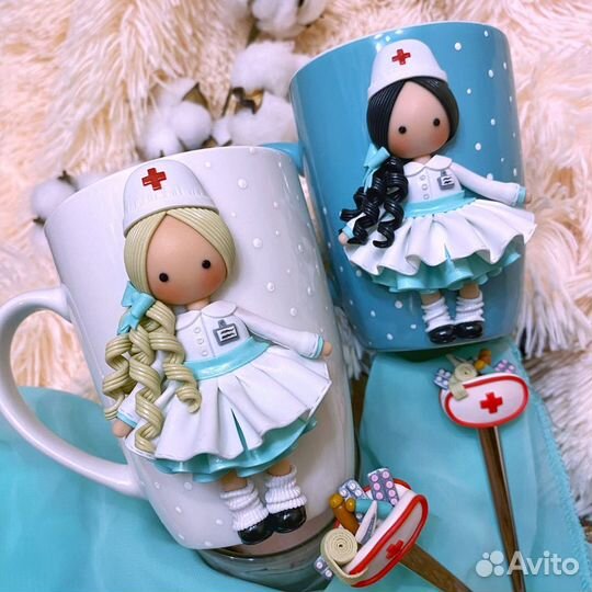 Девочка на кружке подарок