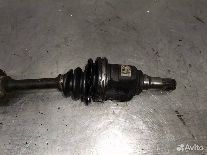 Полуось передняя правая Toyota Yaris P1 2002